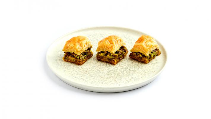 ALAYBEYOĞLU ÖZEL KARE BAKLAVA