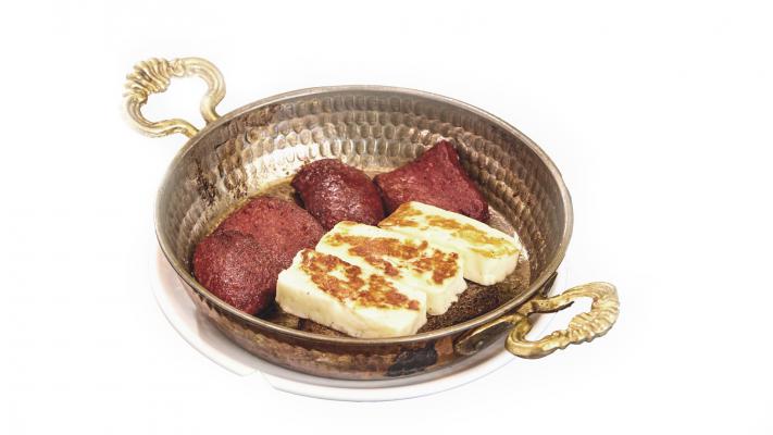 IZGARA HELLİM PEYNİRİ VE SUCUK