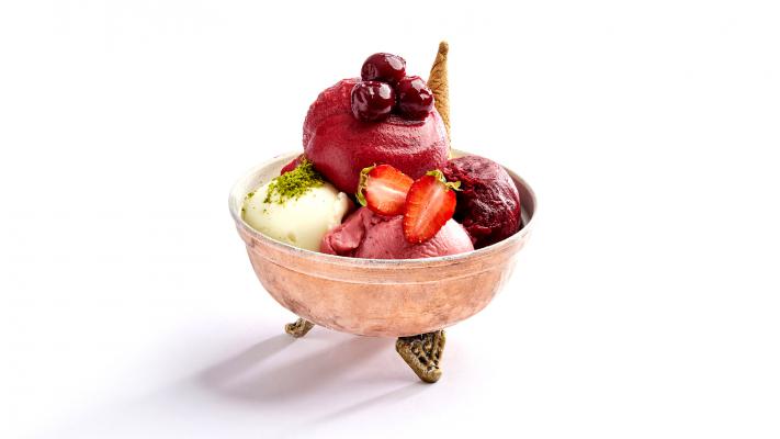 KIRMIZININ CAZİBESİ