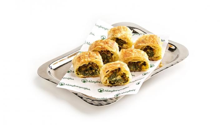 KIYMALI ISPANAKLI KOL BÖREĞİ