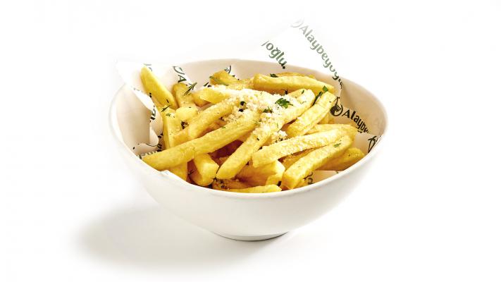 TÜRÜFLÜ PARMESANLI PATATES KIZARTMASI