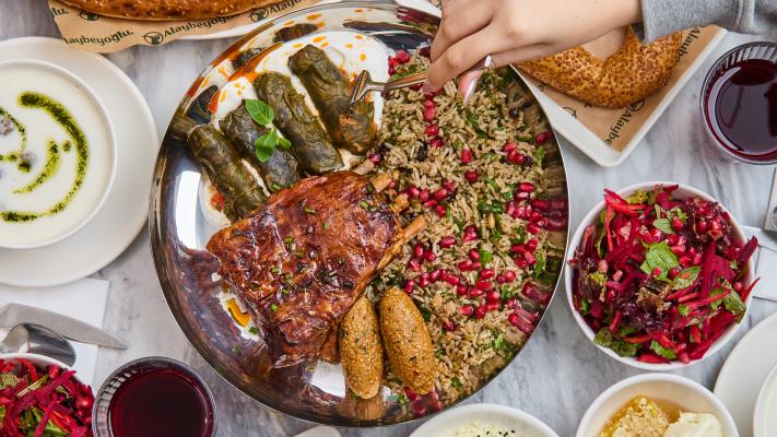 ŞEHRİYAR <br />'BİR YEMEK MASALI'